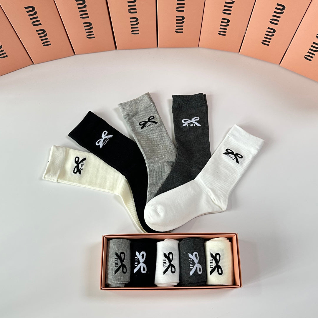 MIUMIU 26S CREW SOCKS 417722 (1 BOX)