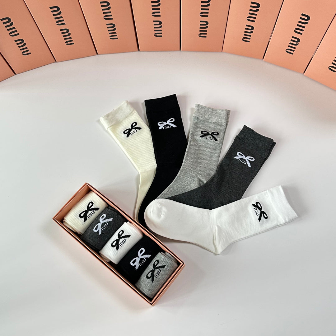 MIUMIU 26S CREW SOCKS 417722 (1 BOX)