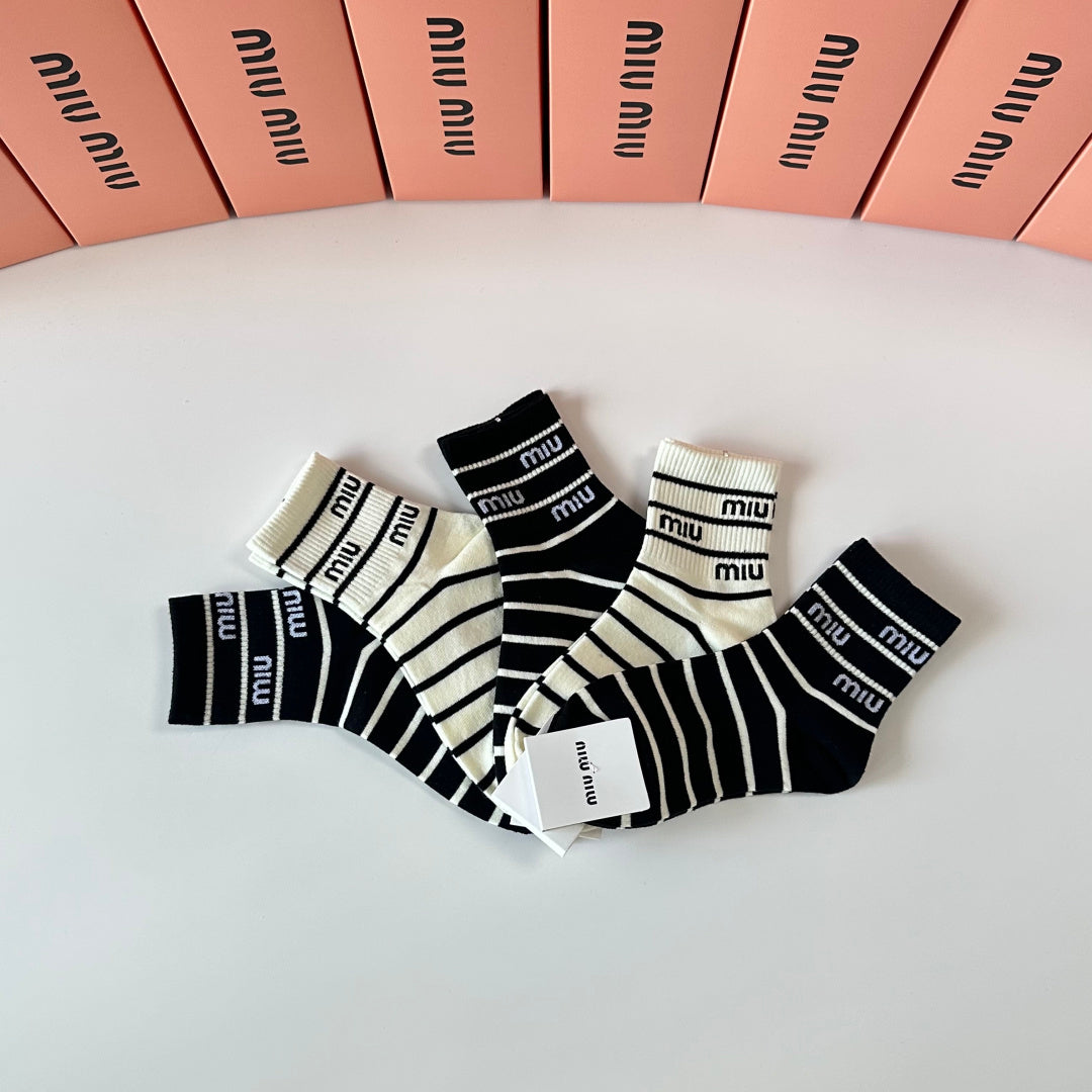 MIUMIU 26S ANKLE SOCKS 417741 (1 BOX)