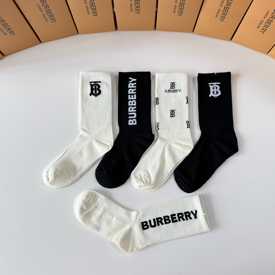 BURBERRY 26S CREW SOCKS 417742 (1 BOX)