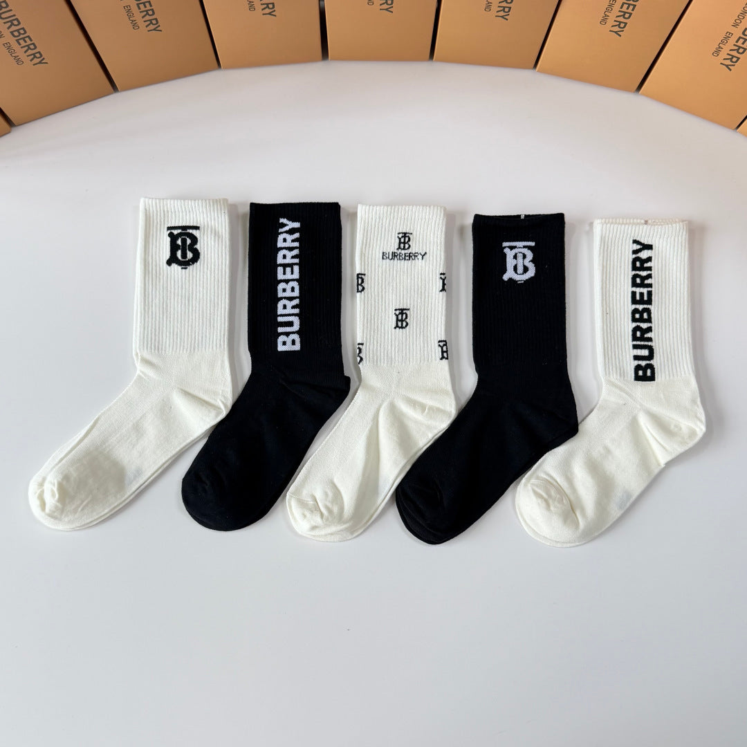BURBERRY 26S CREW SOCKS 417742 (1 BOX)
