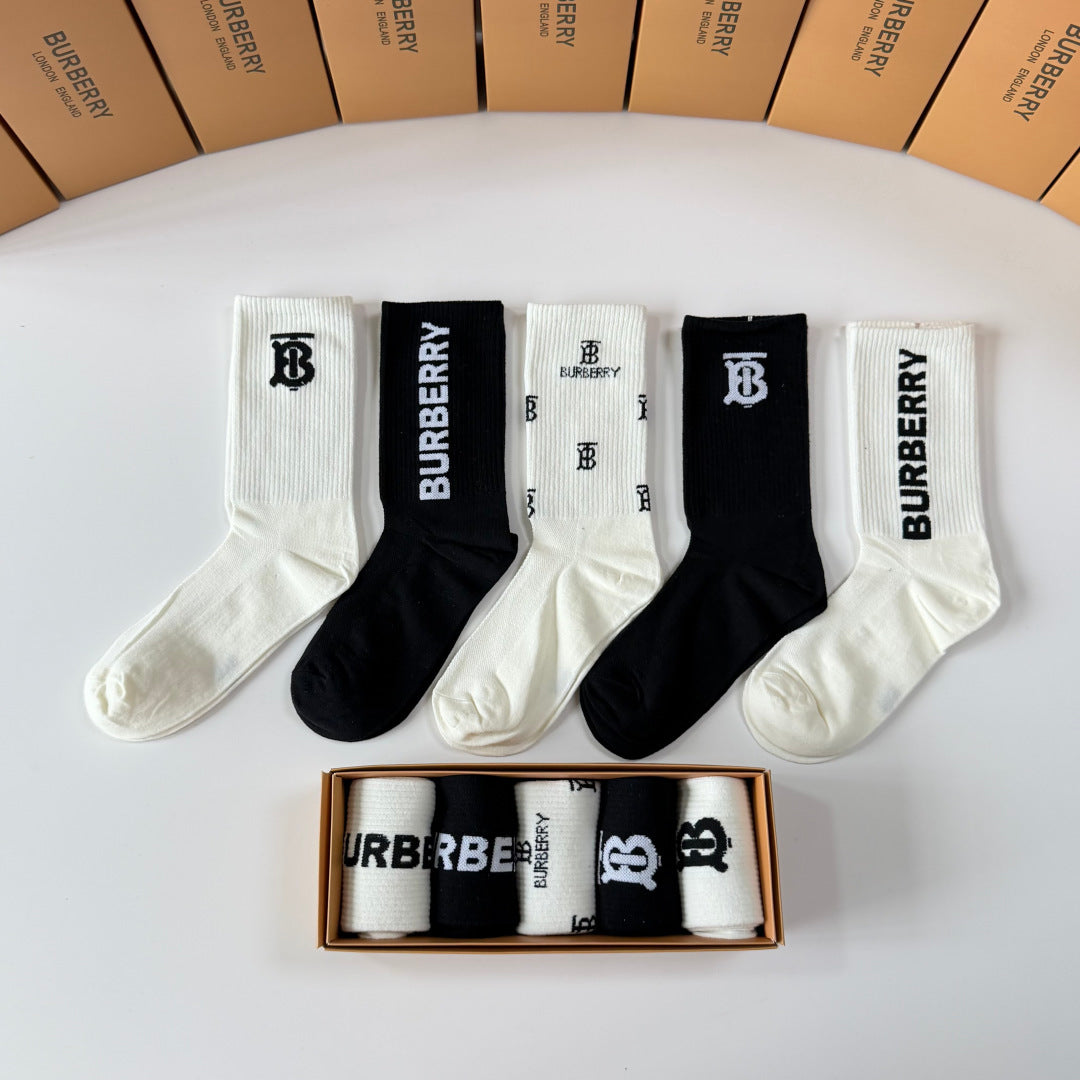BURBERRY 26S CREW SOCKS 417742 (1 BOX)