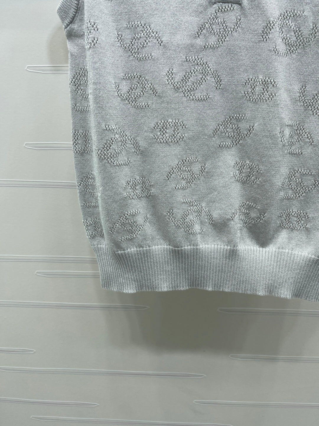 CHANEL 26S SLEEVELESS KNIT POLO TOP 1337