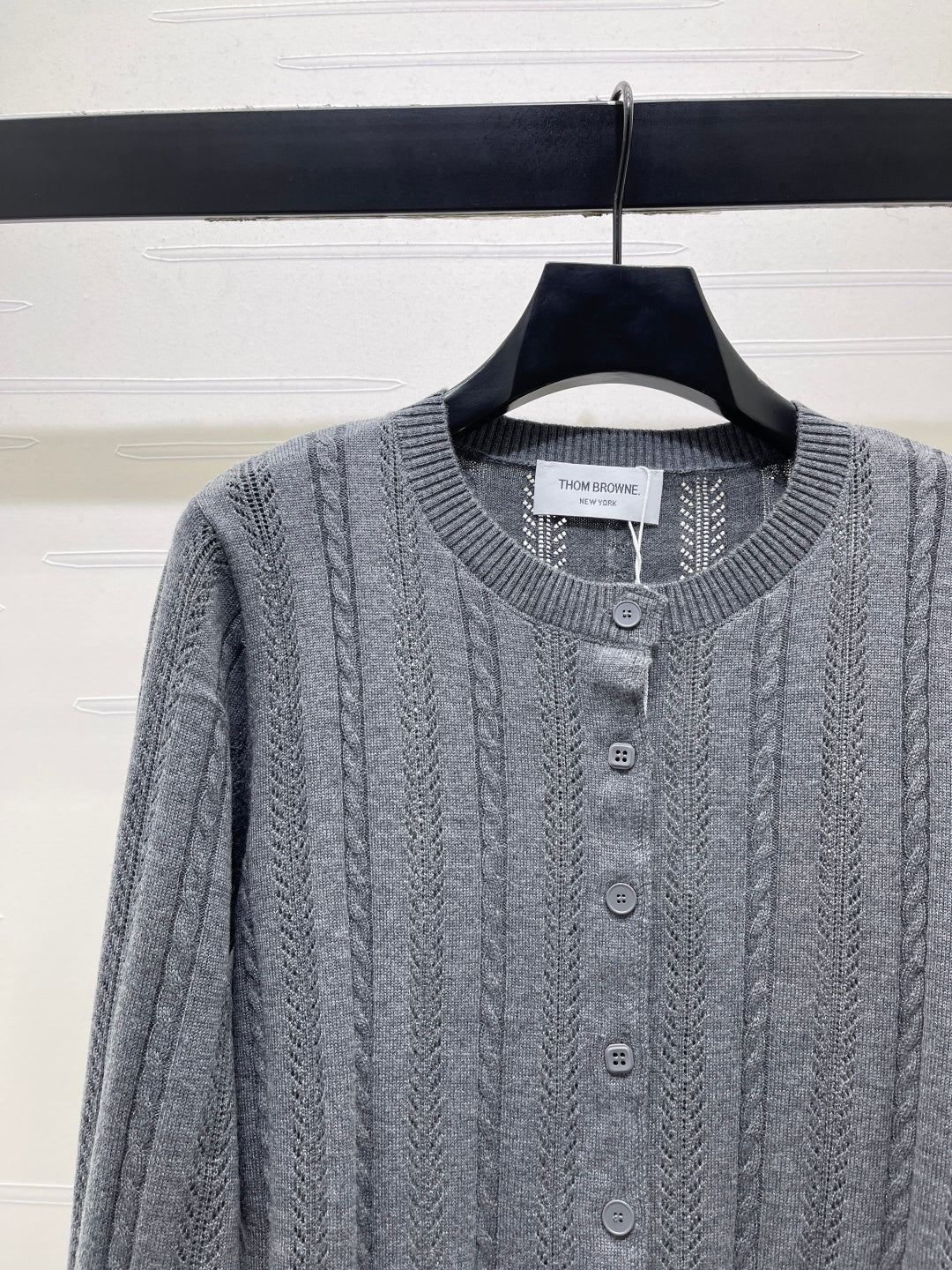 THOM 26S ROUND-NECK KNIT CARDIGAN 302