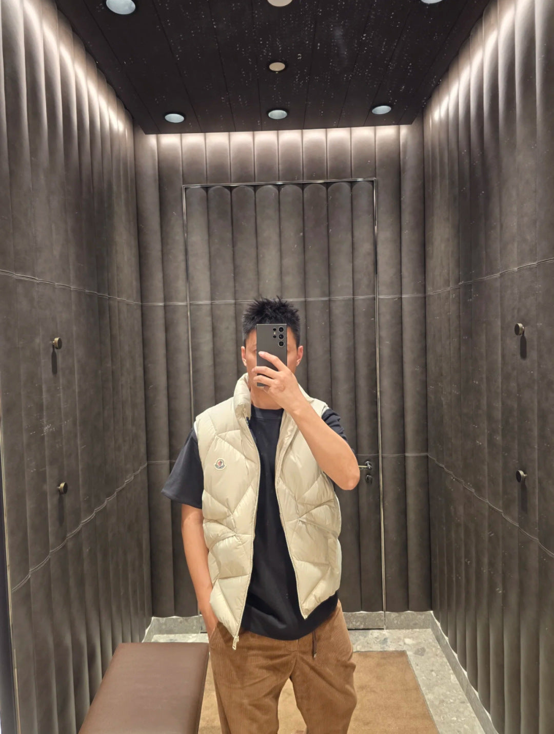 MONCLER 25S SLEEVELESS JACKET 462