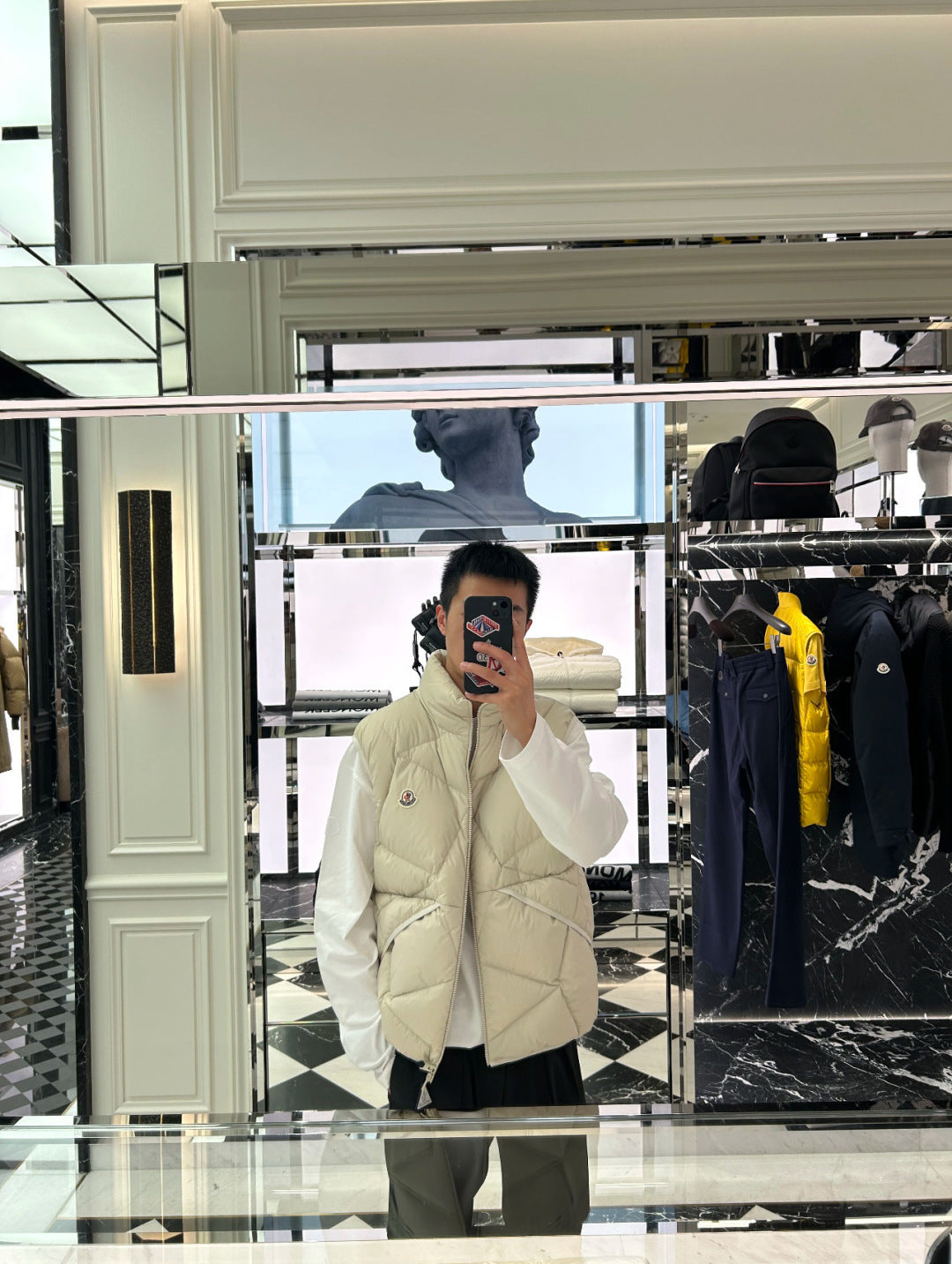 MONCLER 25S SLEEVELESS JACKET 462