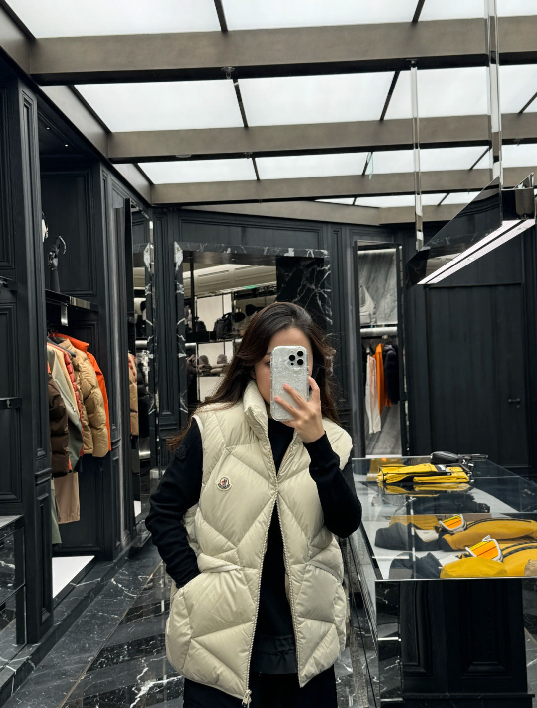 MONCLER 25S SLEEVELESS JACKET 462