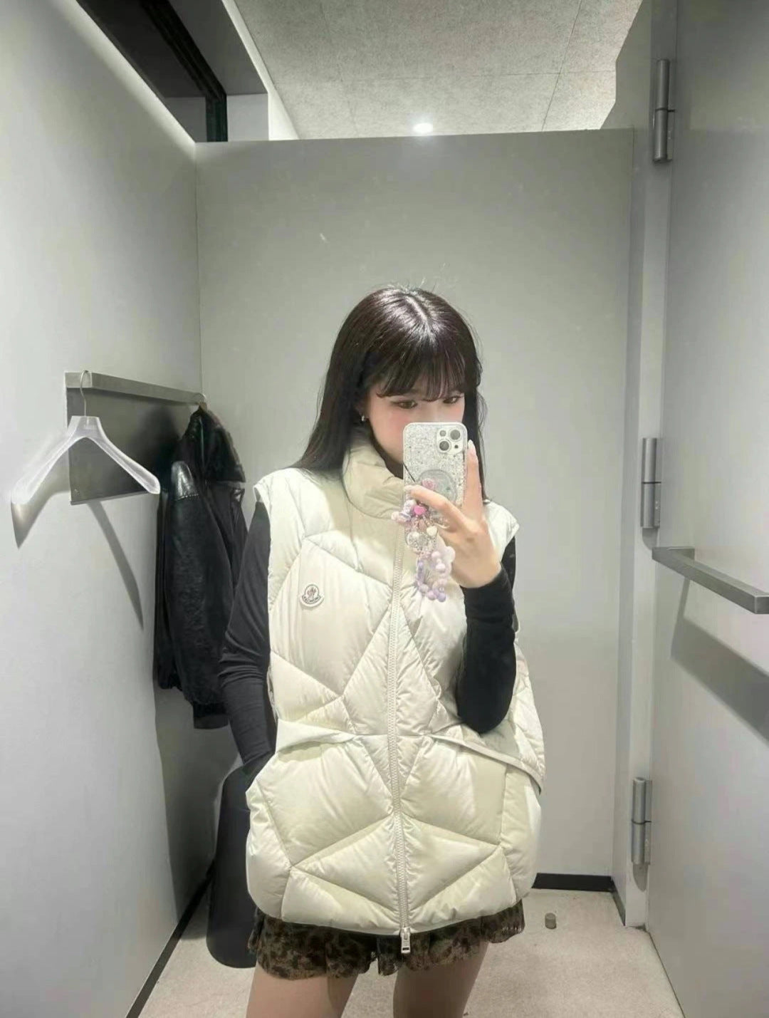 MONCLER 25S SLEEVELESS JACKET 462