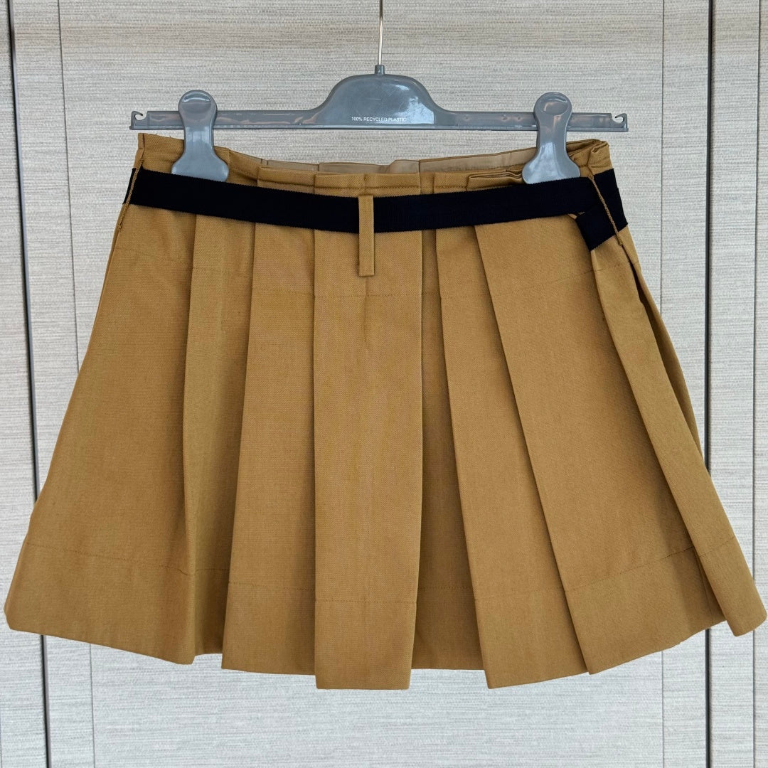 PRADA 26S PLEATED SKIRT 1056
