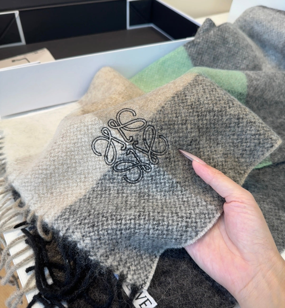 LOEWE 26S SCARF 180 IN CASHMERE 902862