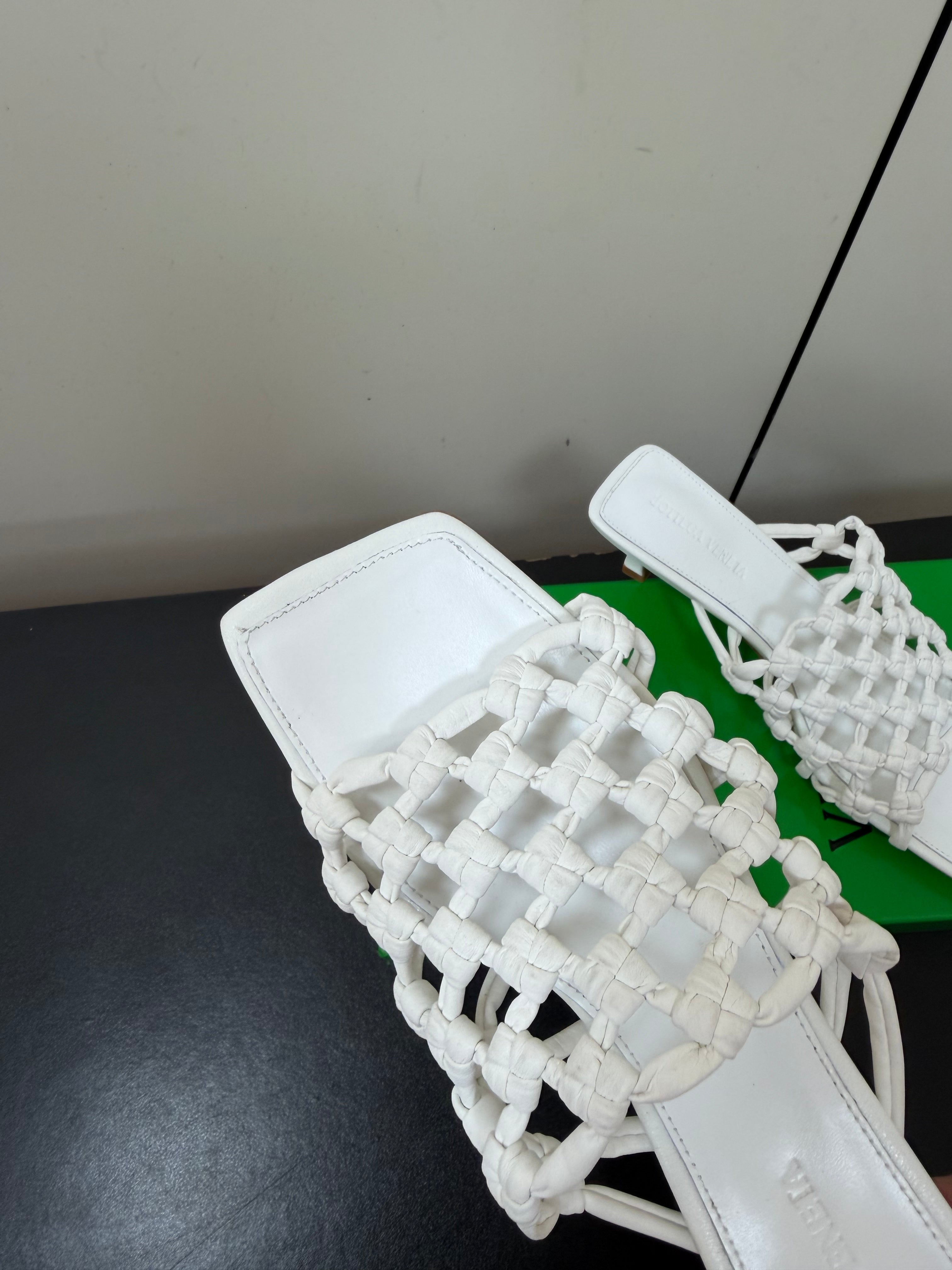 BOTTEGA VENETA 26S WOVEN STRAP HIGH-HEEL SANDALS 55 MM IN WHITE LAMBSKIN
