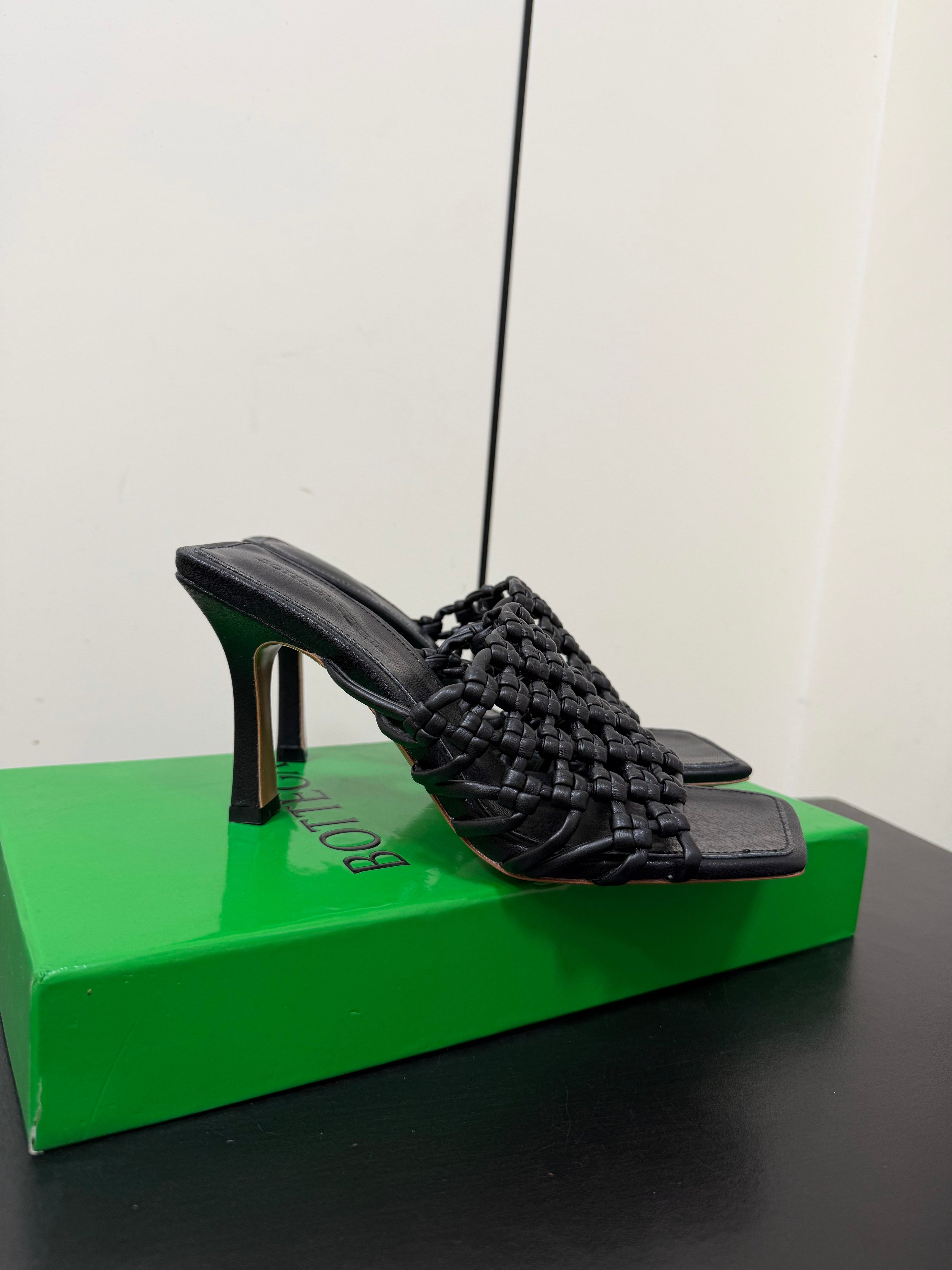 BOTTEGA VENETA 26S WOVEN STRAP HIGH-HEEL SANDALS 85 MM IN BLACK LAMBSKIN