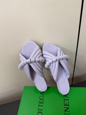 BOTTEGA VENETA 26S BRAIDED STRAP SANDALS IN LIGHT PURPLE LAMBSKIN
