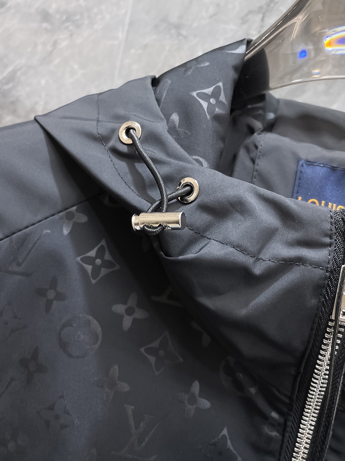 LV HOODED JACKET BLACK 239027