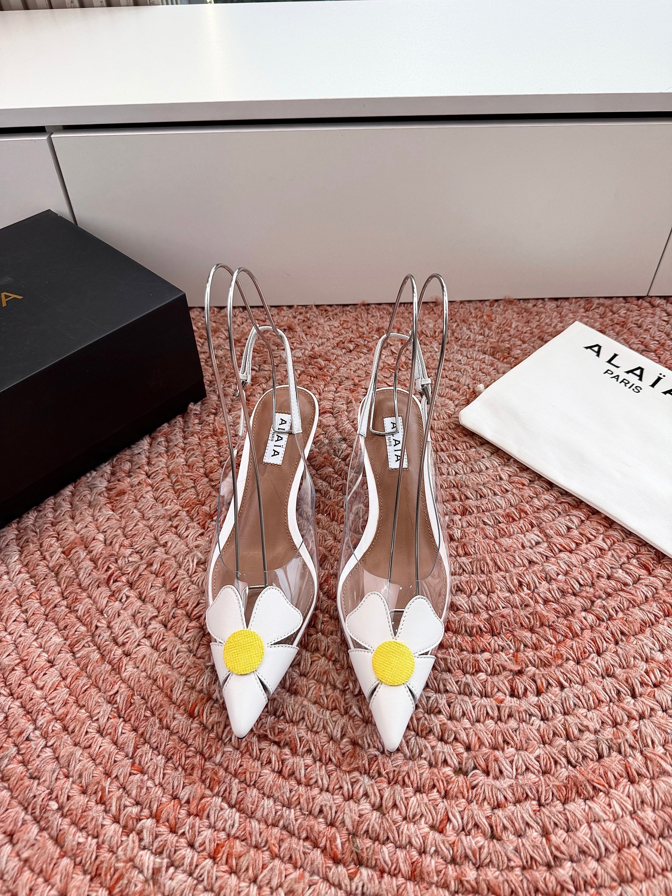 ALAIA 26S SLINGBACK HEELS IN WHITE LAMBSKIN AND TRANSPARENT PVC