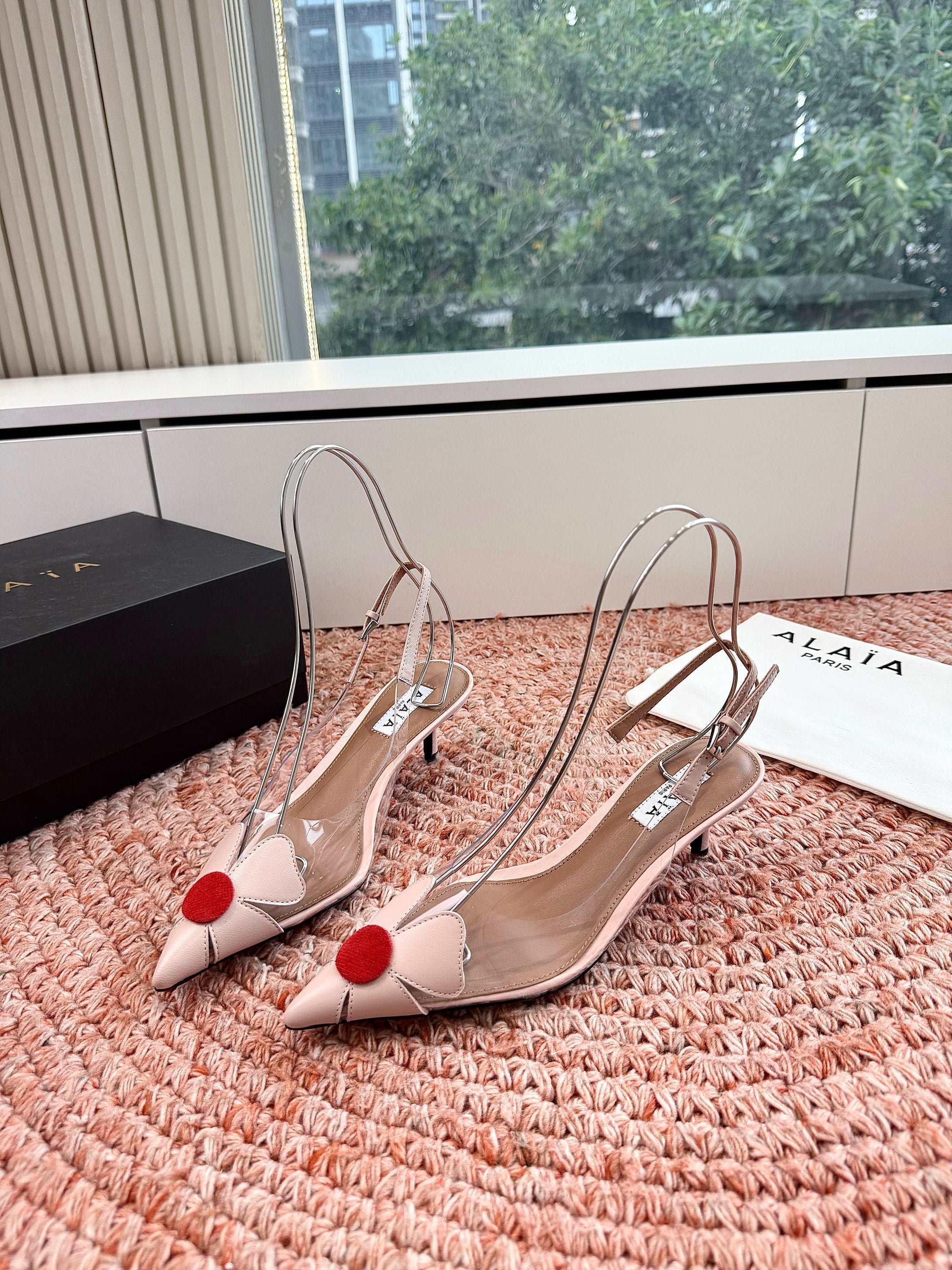 ALAIA 26S SLINGBACK HEELS IN NUDE PINK LAMBSKIN AND TRANSPARENT PVC