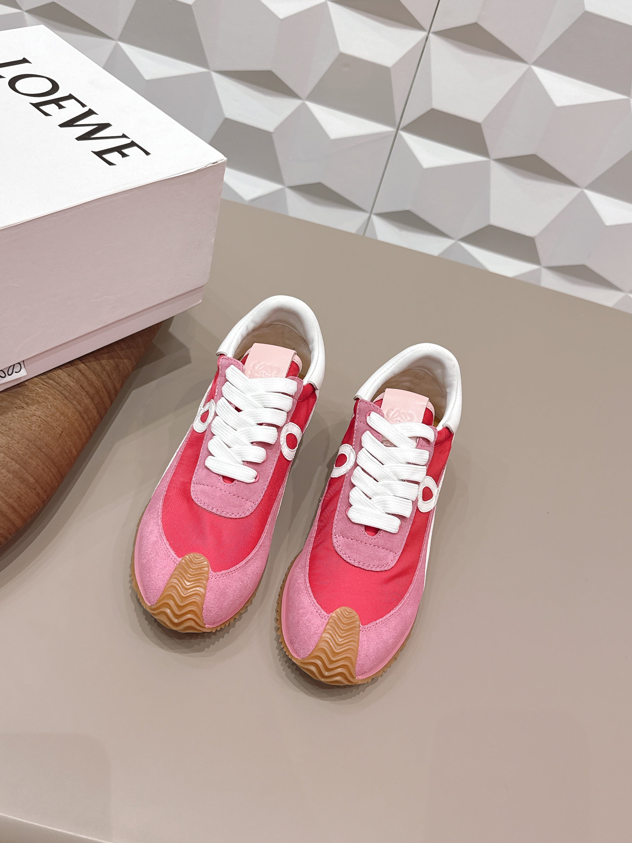 LOEWE 26S FLOW RUNNER SNEAKER IN DUSTY PINK SUEDE AND WHITE CALFSKIN