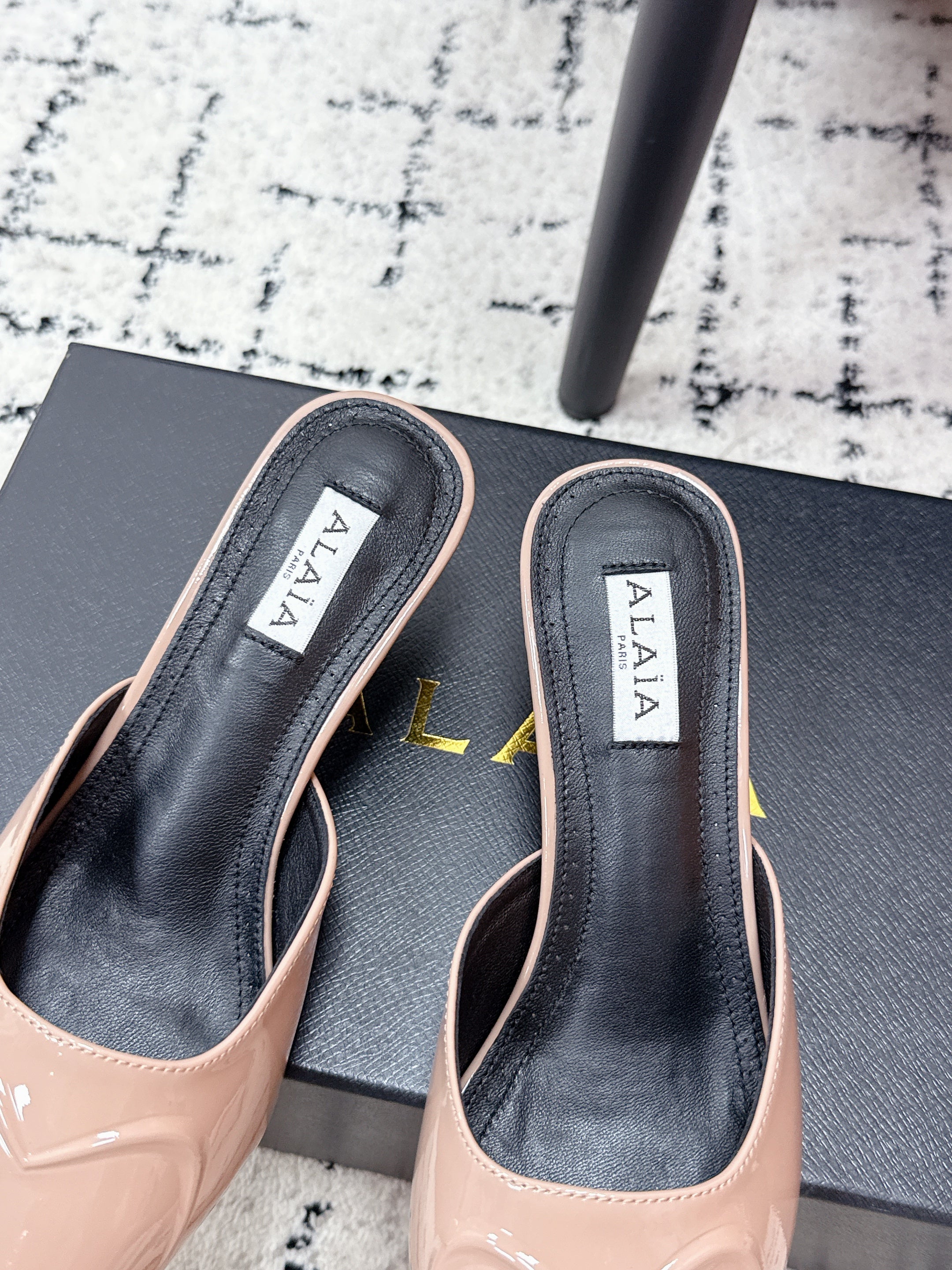 ALAIA 26S HEELED MULES 65 MM IN NUDE PINK GLOSSY CALFSKIN