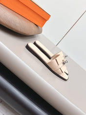 HM 26S GIULIA SANDAL IN NUDE BEIGE CALFSKIN SILVER HARDWARE