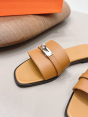 HM 26S GIULIA SANDAL IN CARAMEL BROWN EPSOM CALFSKIN SILVER HARDWARE
