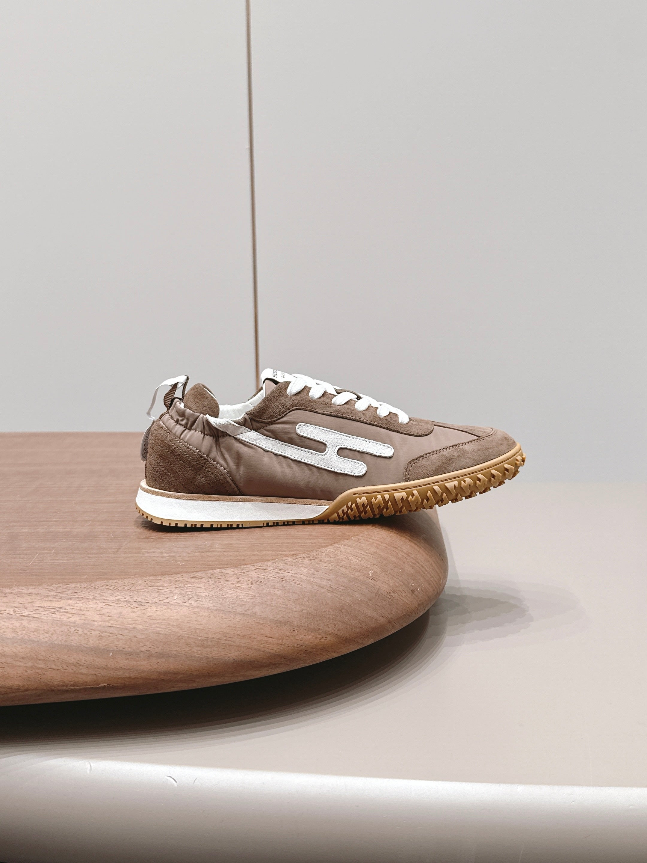 HM 26S BOUNCING SNEAKERS IN BROWN NYLON AND SUEDE