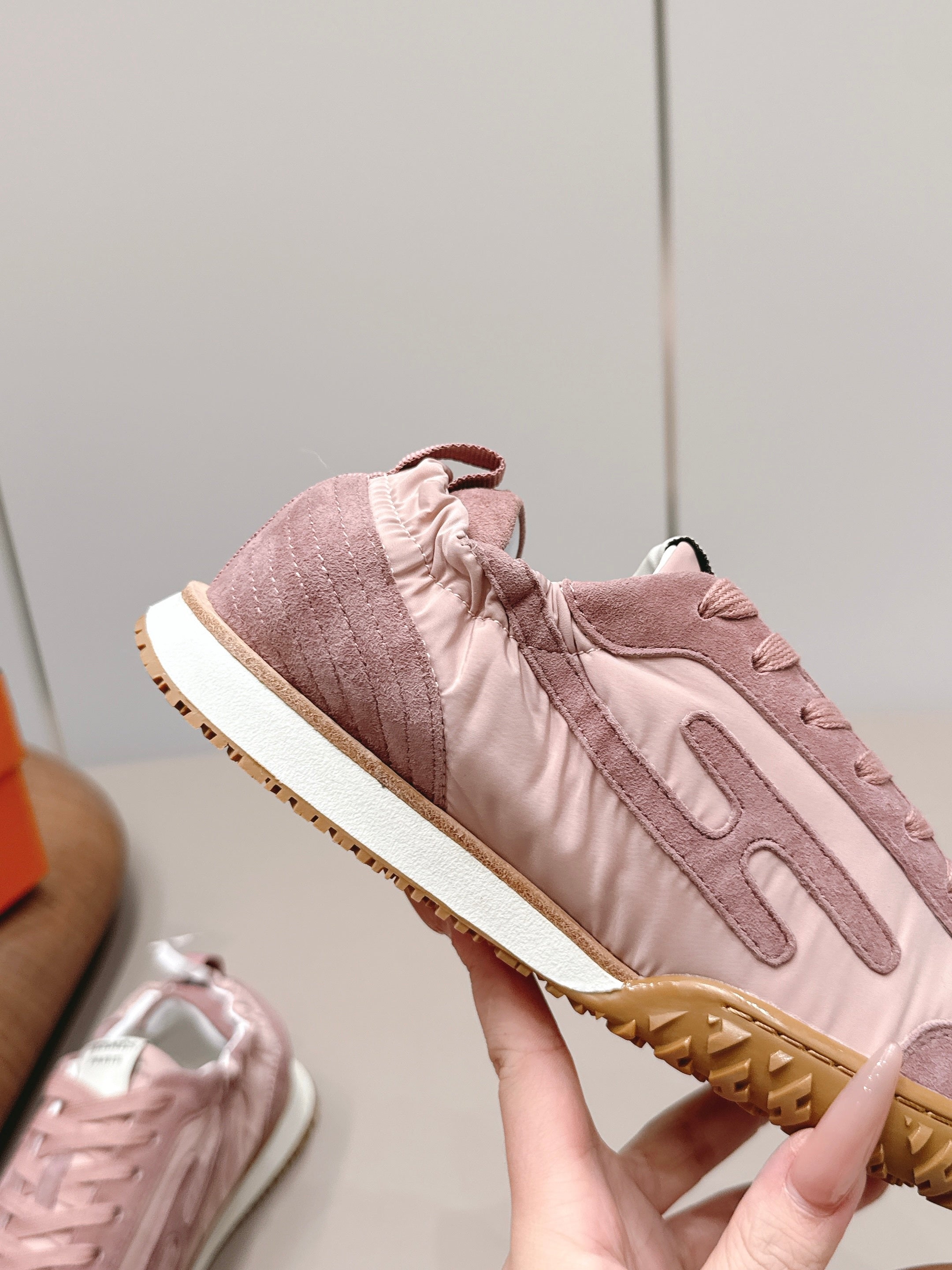 HM 26S BOUNCING SNEAKERS IN PINK NYLON AND SUEDE