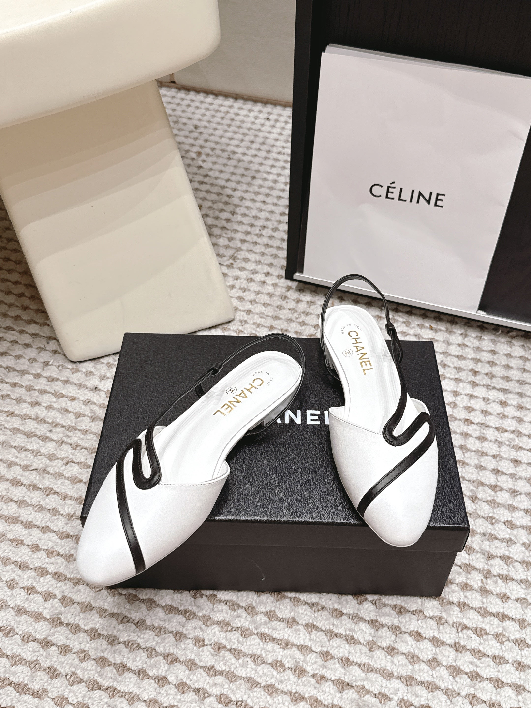 CHANEL 26S SLINGBACK FLATS IN WHITE CALFSKIN WITH BLACK TRIM