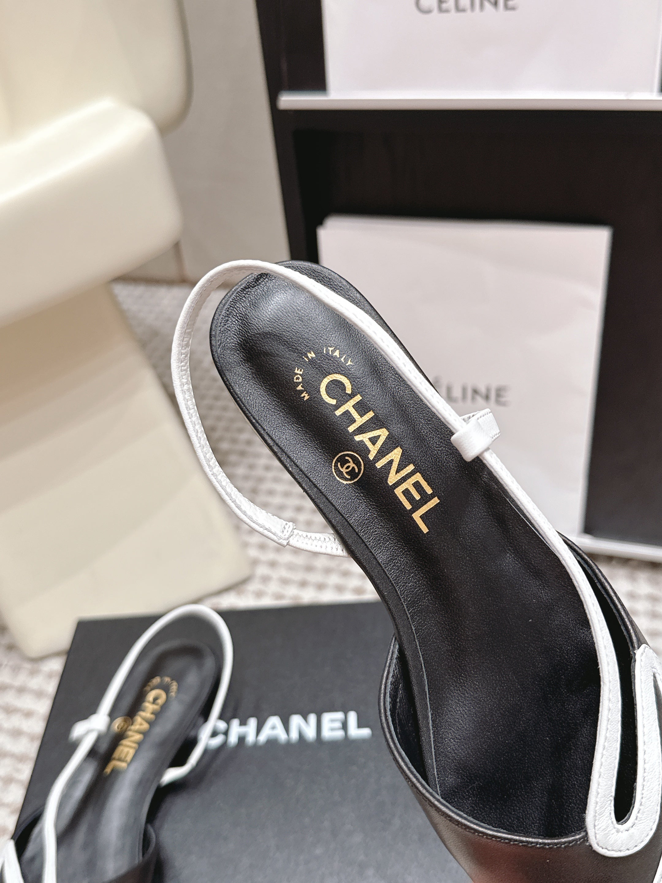 CHANEL 26S SLINGBACK FLATS IN BLACK CALFSKIN WITH WHITE TRIM
