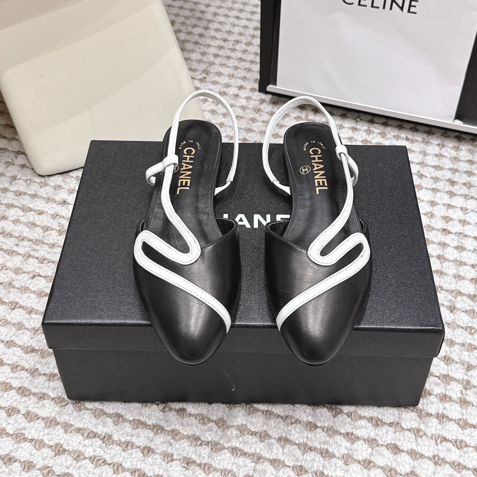 CHANEL 26S SLINGBACK FLATS IN BLACK CALFSKIN WITH WHITE TRIM