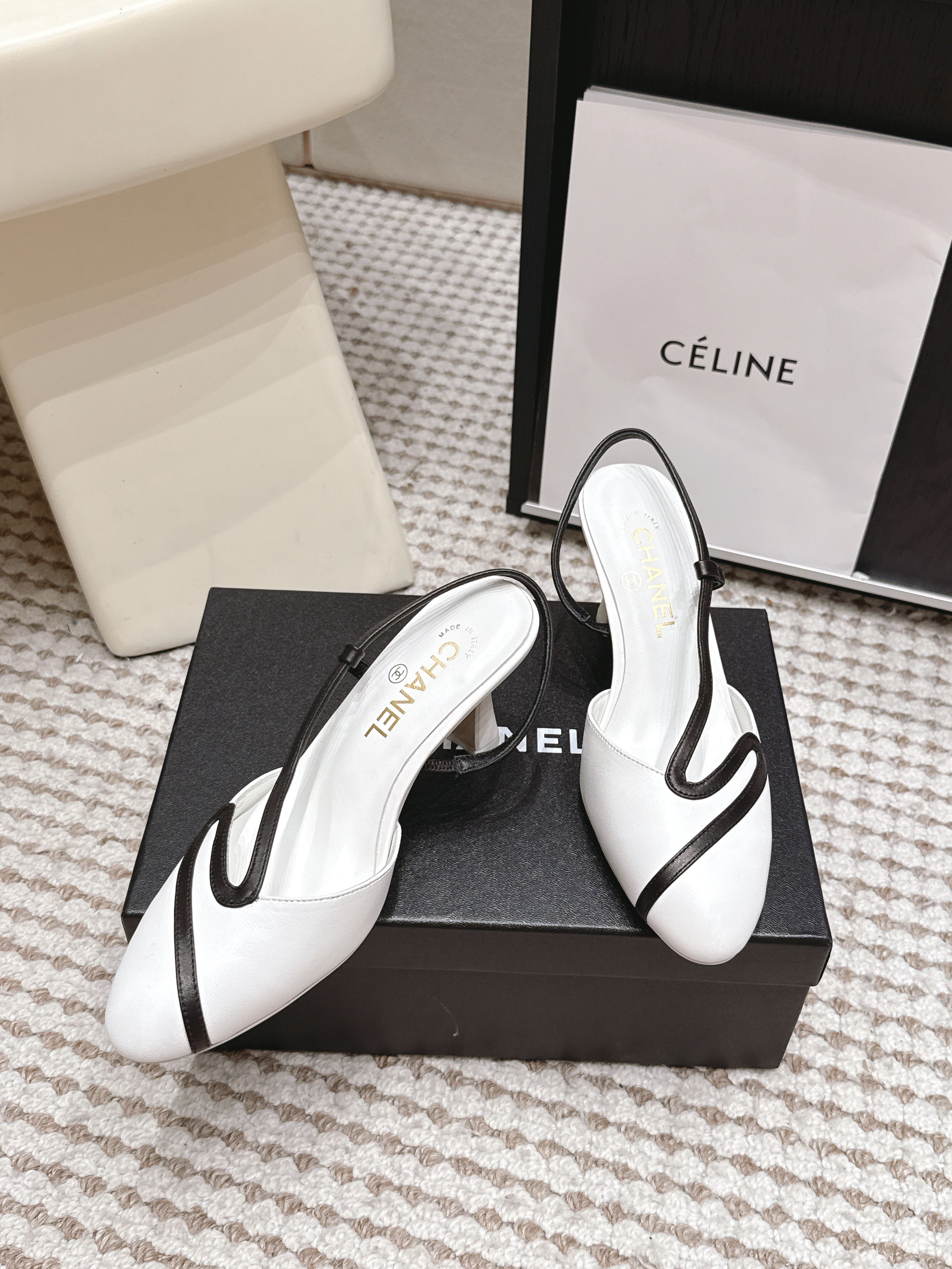 CHANEL 26S HIGH-HEEL SLINGBACKS IN WHITE CALFSKIN WITH BLACK TRIM