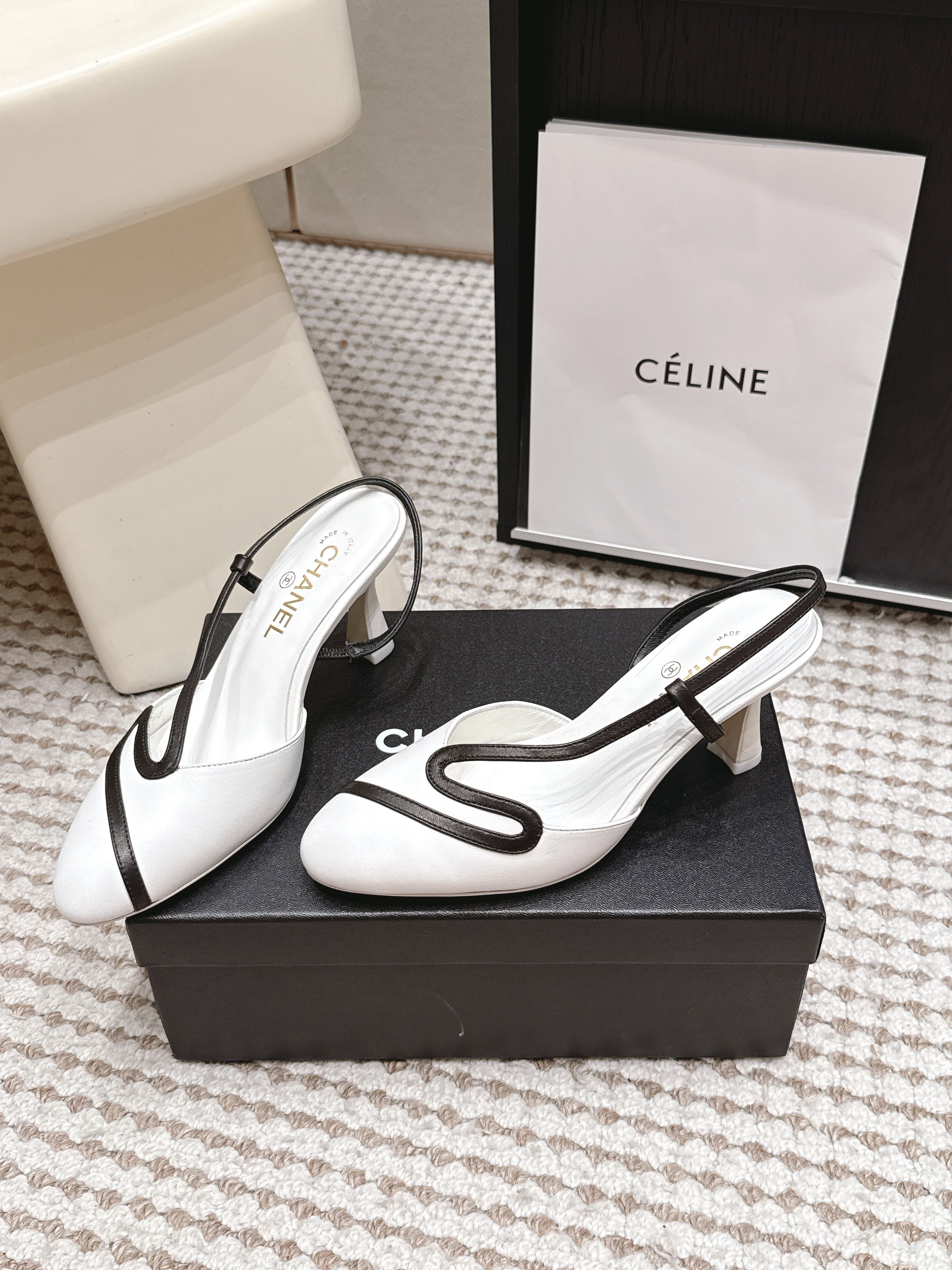 CHANEL 26S HIGH-HEEL SLINGBACKS IN WHITE CALFSKIN WITH BLACK TRIM