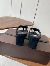 ALAIA WEDGE THONG SANDALS 25S IN BLACK SUEDE