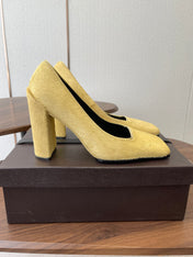 ALAIA 26S SQUARE-TOE HIGH HEELS 95 MM IN YELLOW PONY HAIR