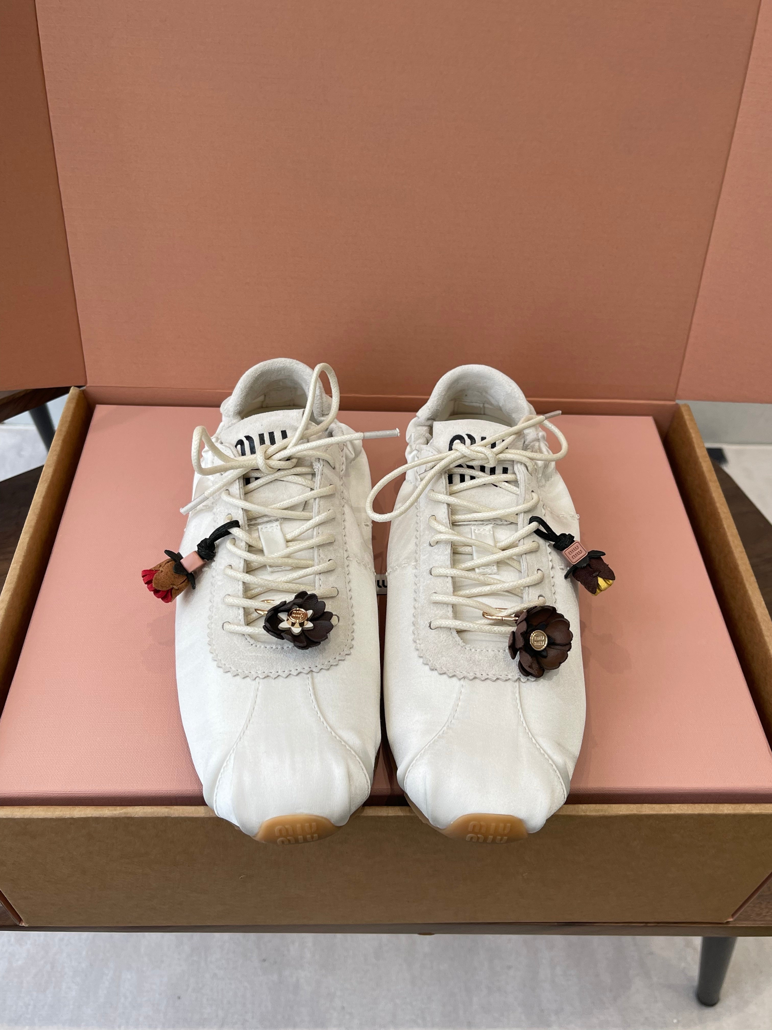 MIUMIU 26S SNEAKERS IN IVORY WHITE PLUME SATIN