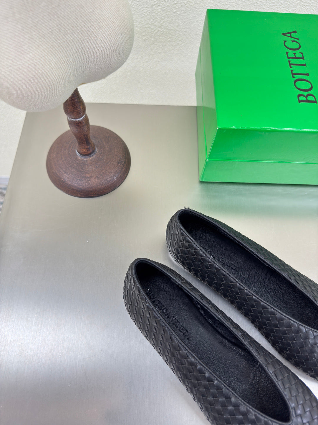 BOTTEGA VENETA 26S BALLET FLATS IN BLACK WOVEN LAMBSKIN