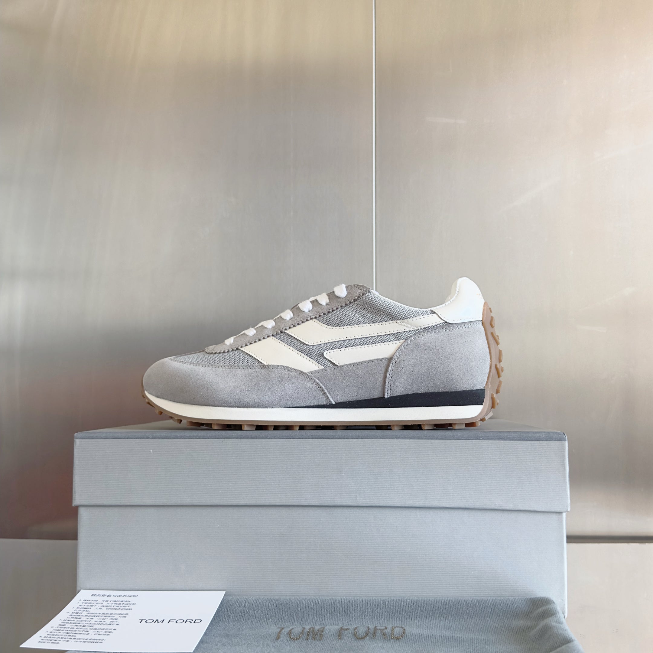 TOM FORD 26S SNEAKERS IN GREY SUEDE