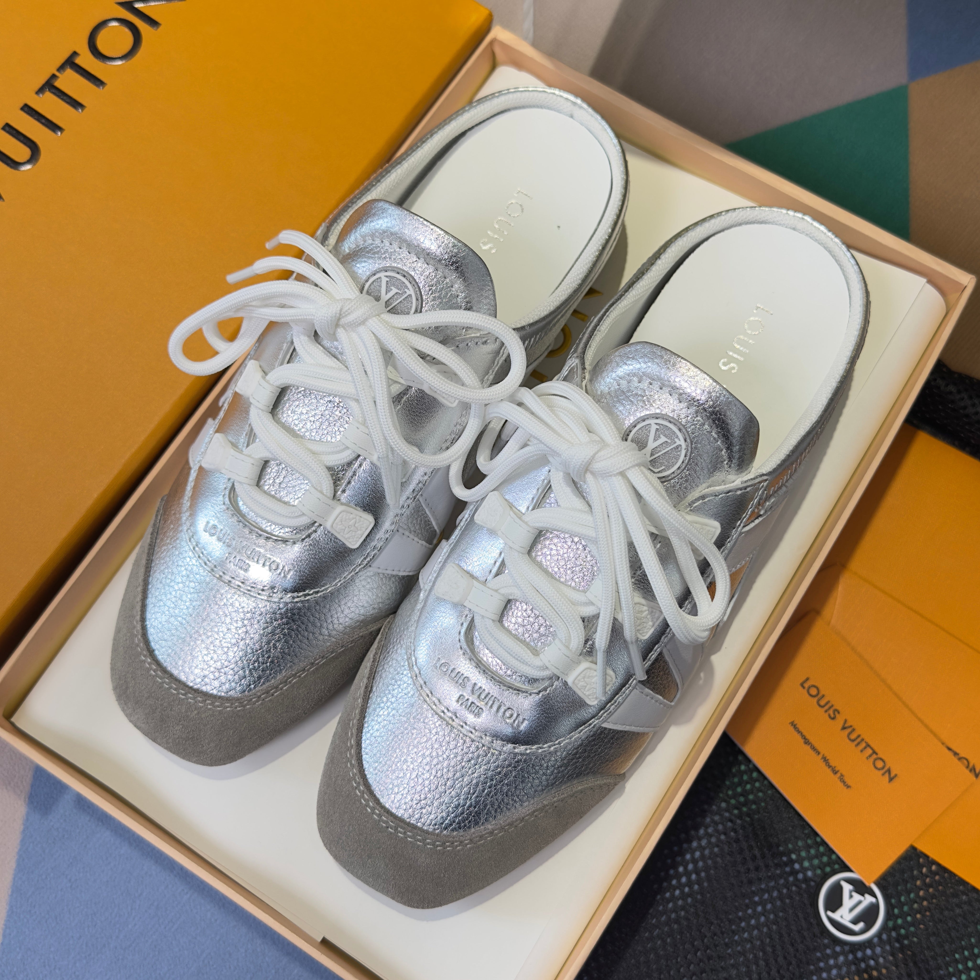 LV 26S SNEAKERINA OPEN BACK SNEAKERS IN SILVER CALFSKIN AND SUEDE