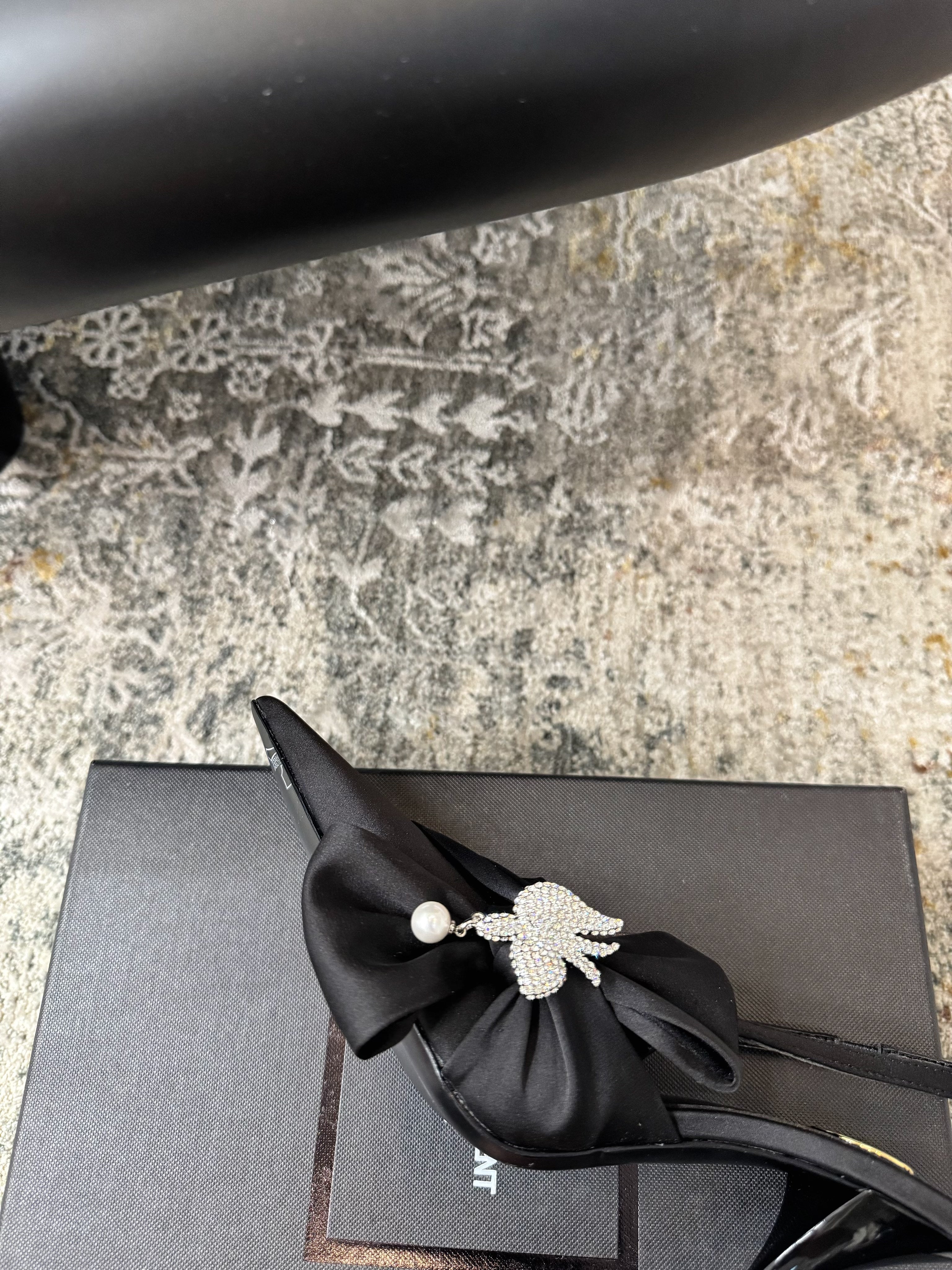 YSL 26S HEELED SLINGBACKS 100 MM IN BLACK SILK