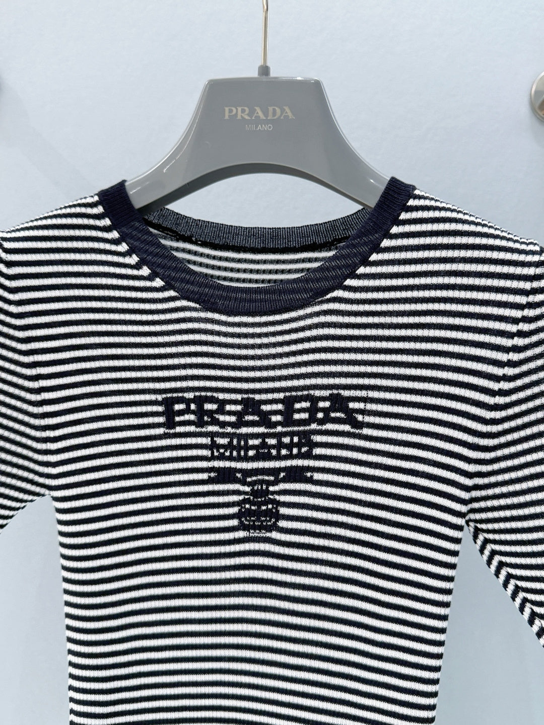 PRADA 26S SHORT SLEEVED KNIT T-SHIRT 811