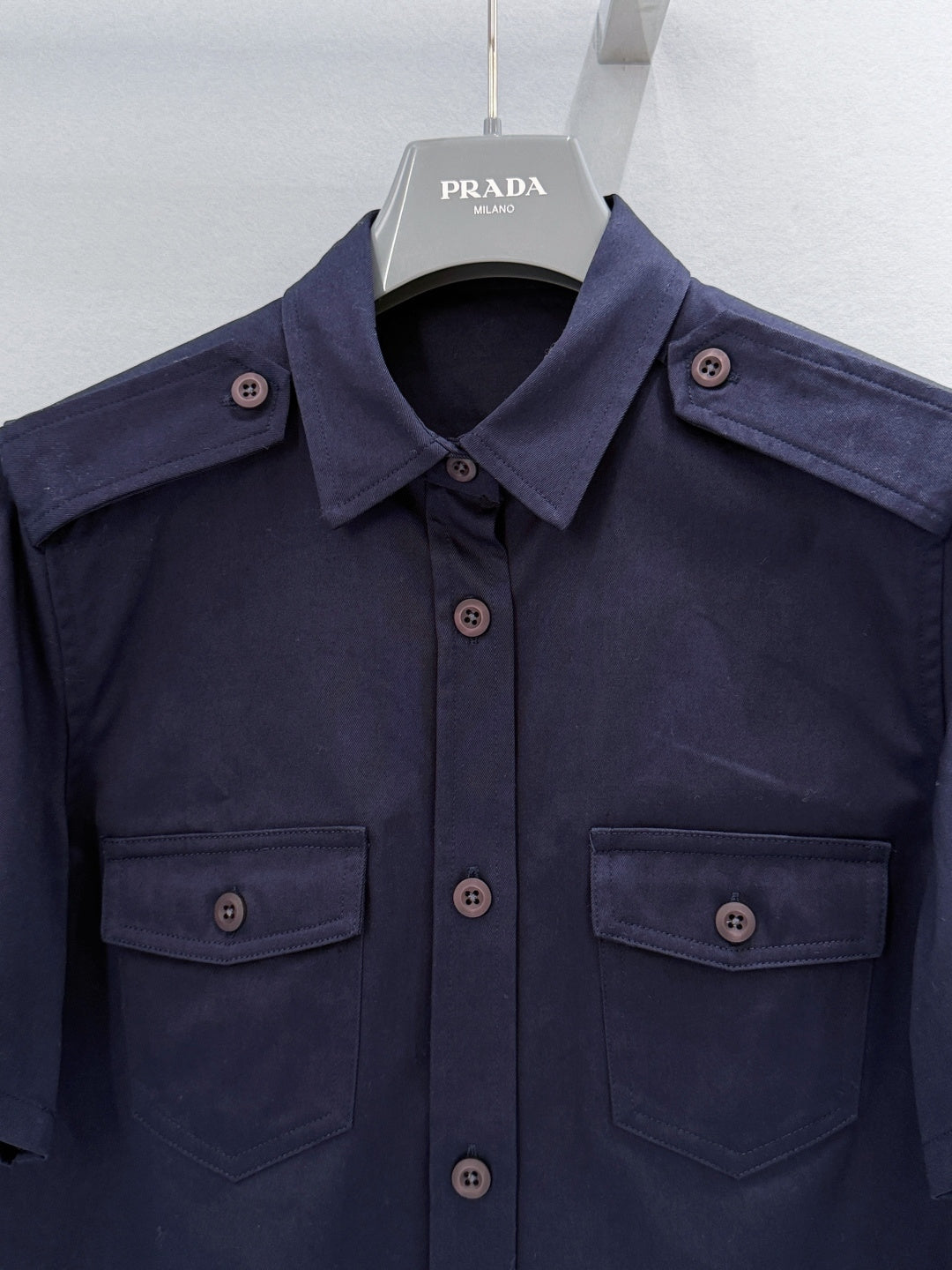 PRADA 26S SHORT-SLEEVE SHIRT STYLE 883