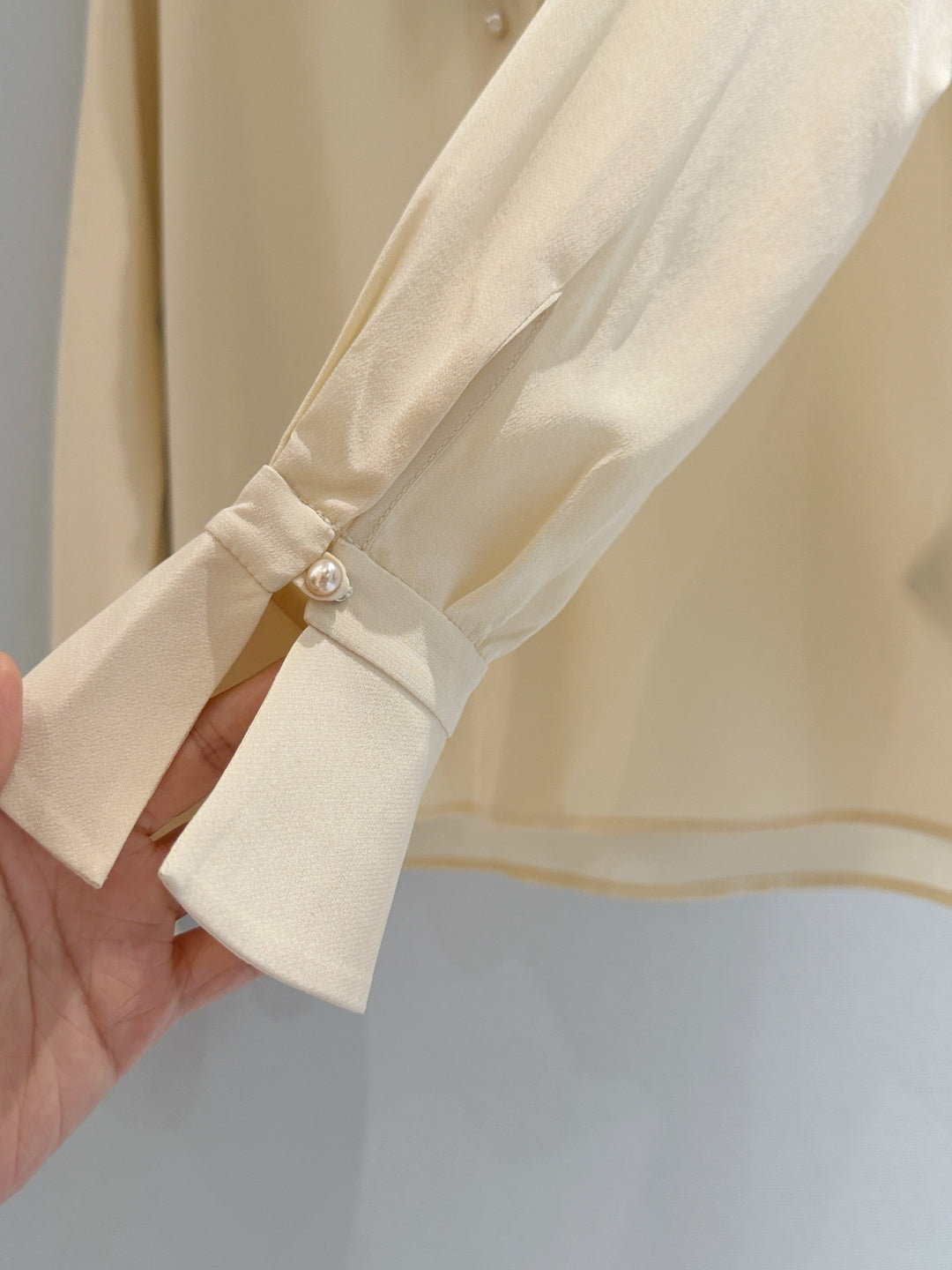 VALENTINO 26S SILK BOW BLOUSE 367