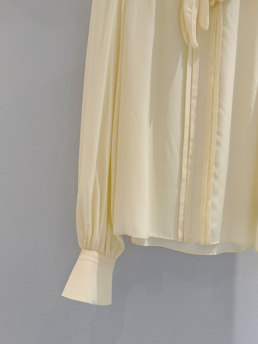 VALENTINO 26S BOW-DETAIL LONG-SLEEVE BLOUSE 368