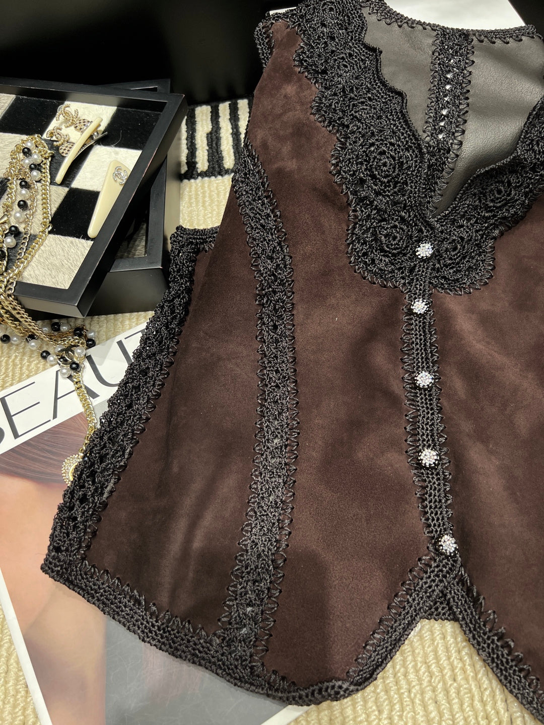 VALENTINO 26S CROCHET-TRIM SUEDE VEST 337