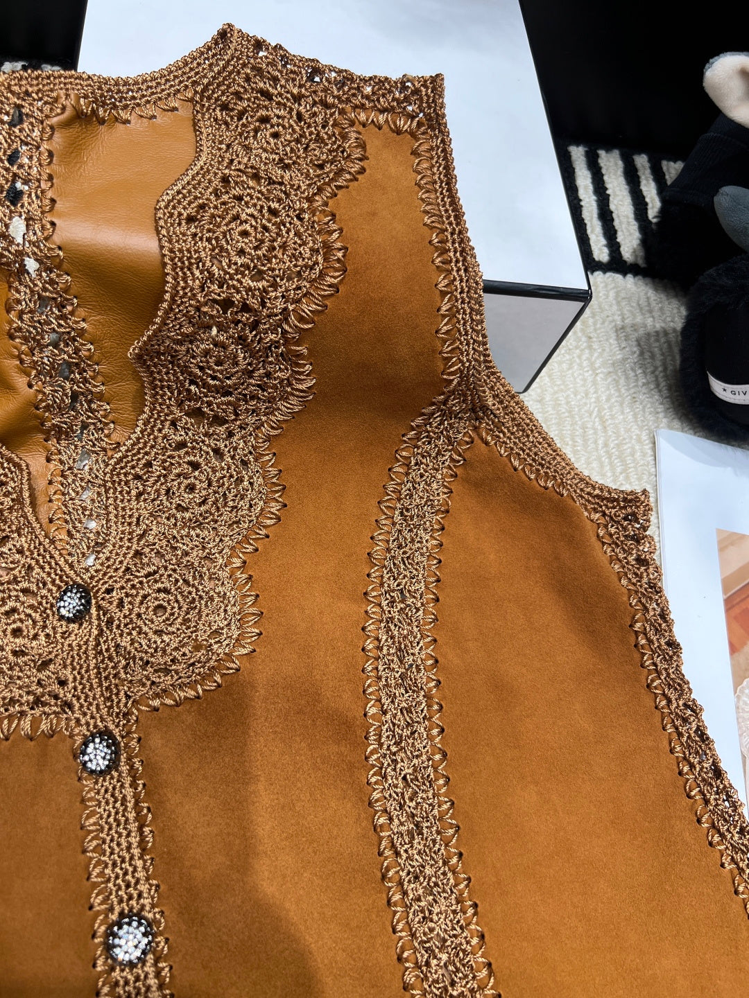 VALENTINO 26S CROCHET-TRIM SUEDE VEST 336