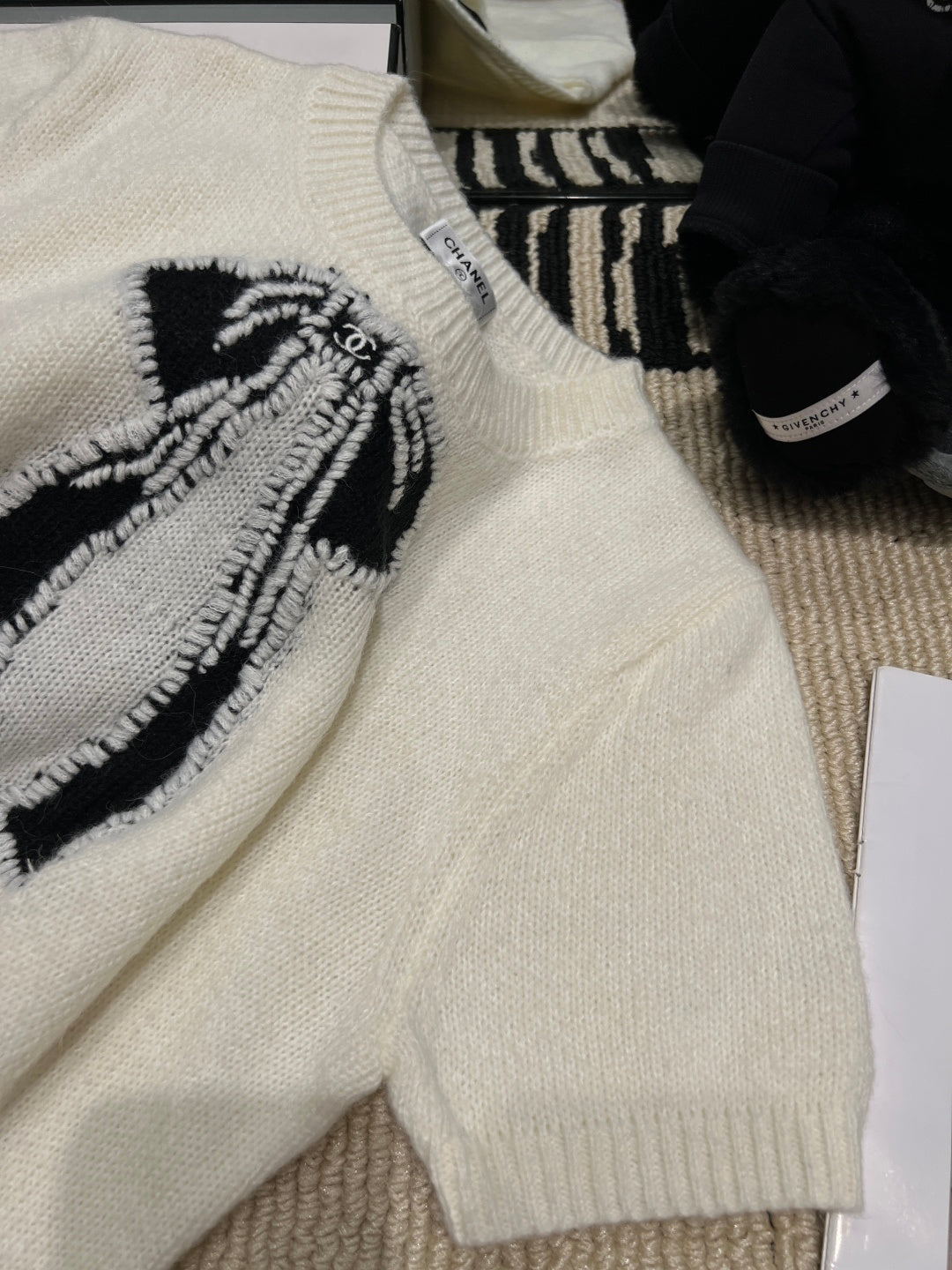 CHANEL 26S SHORT-SLEEVE CREW-NECK SWEATER 1758