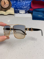 GUCCI 26S SQUARE FRAME IN METAL 426392