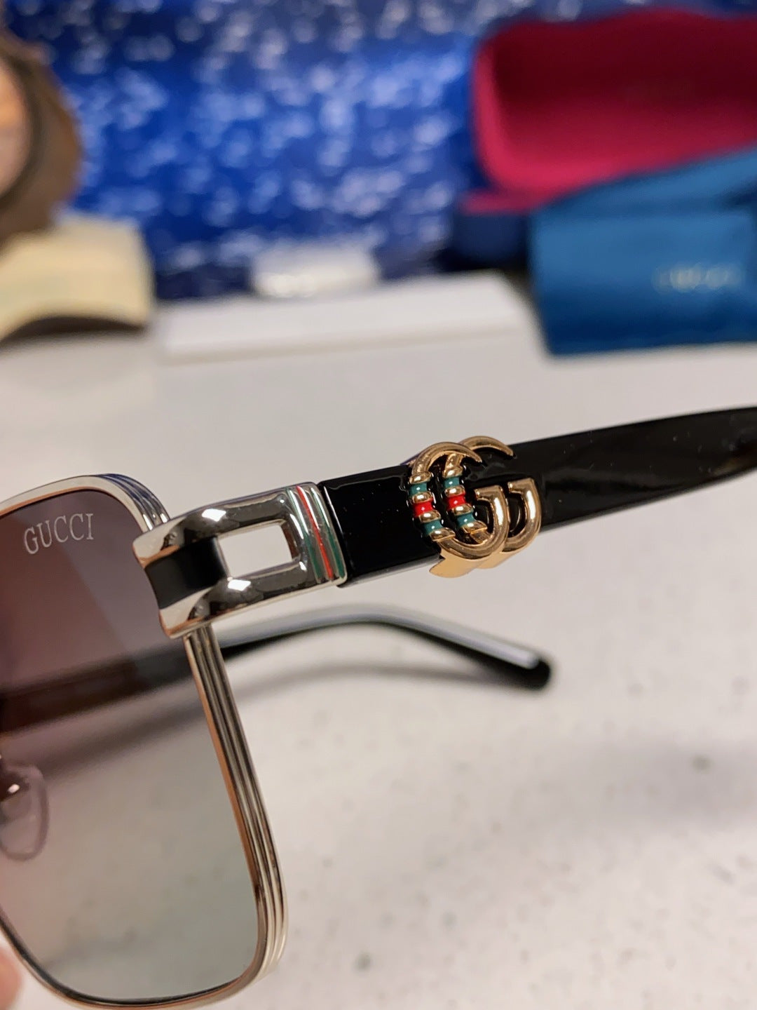 GUCCI 26S SQUARE FRAME IN METAL 426393