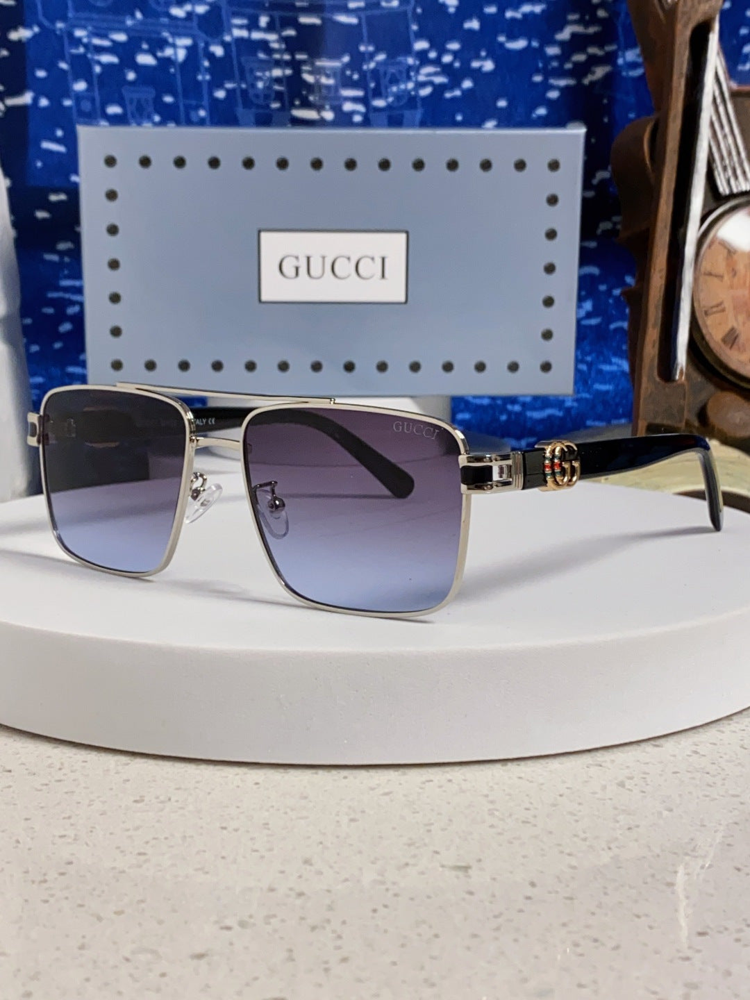 GUCCI 26S SQUARE FRAME IN METAL 426395