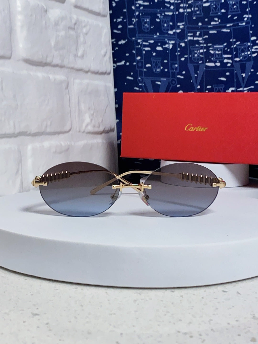 CARTIER 26S OVAL FRAME IN METAL 434041