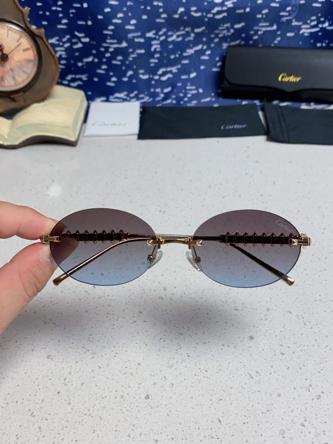CARTIER 26S OVAL FRAME IN METAL 434041